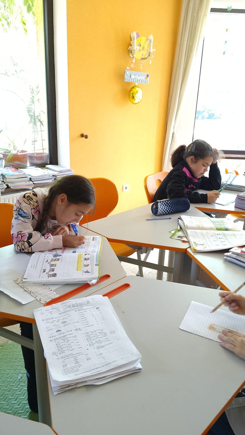 Copil concentrat la YoungMinds